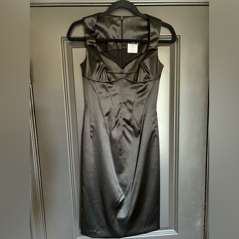 Elegant Dolce & Gabbana D&G Black Midi Dress size IT 24/38, equivalent to US2